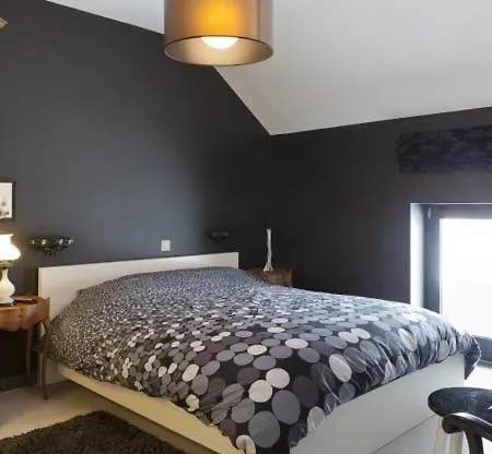 Aux Pres De La Cure Bed & Breakfast