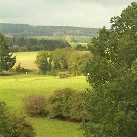 Aux Pres De La Cure Bed & Breakfast *