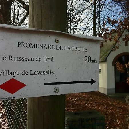Aux Pres De La Cure Bed & Breakfast