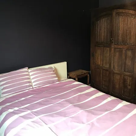 Aux Pres De La Cure Bed & Breakfast
